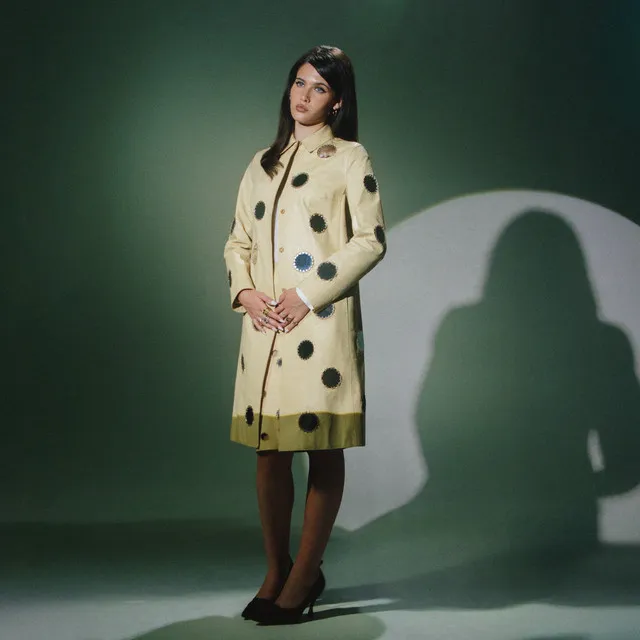 SIENNA SPIRO – Die On This Hill